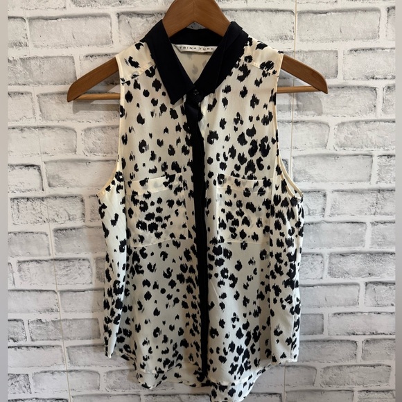 Women’s Trina Turk sleeveless b&w 100-% silk animal print collared top Medium - Picture 1 of 4